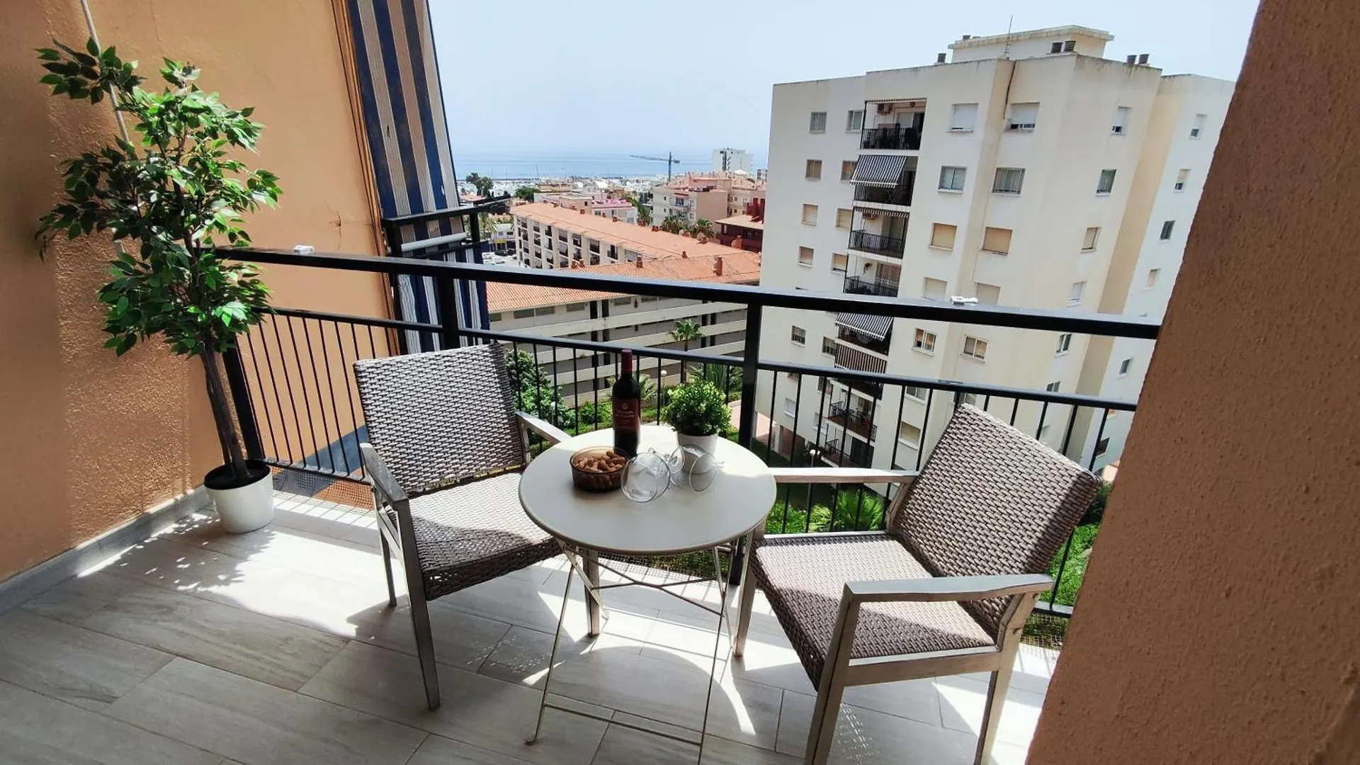 Mar Del Sur Apt 2Hb Con Vistas Al Mar Benalmadena Spain